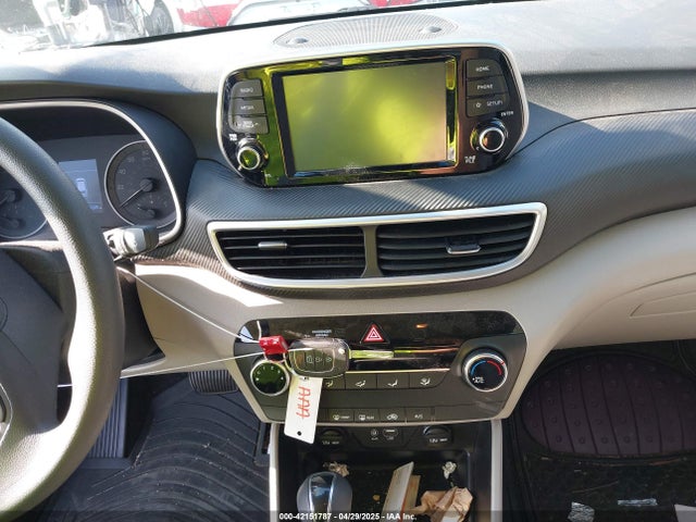 KM8J23A46KU953305 Hyundai TUCSON SE