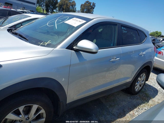 KM8J23A46KU953305 Hyundai TUCSON SE