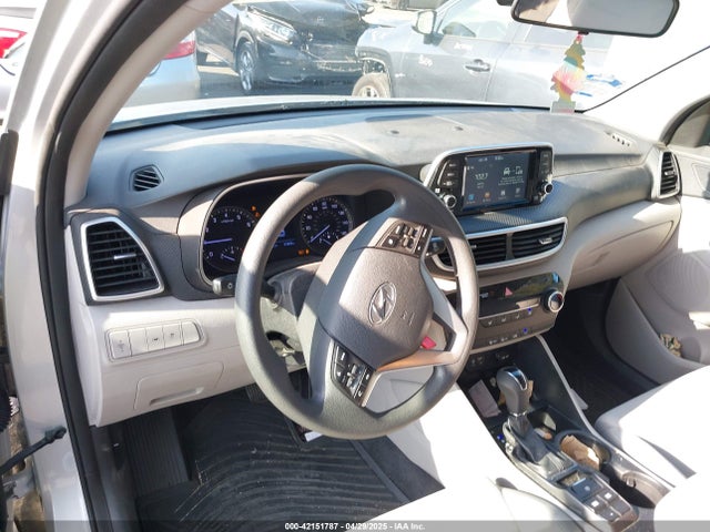 KM8J23A46KU953305 Hyundai TUCSON SE