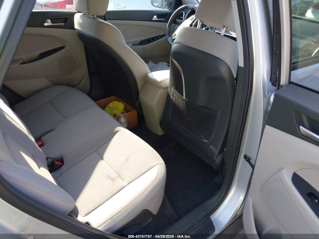 KM8J23A46KU953305 Hyundai TUCSON SE