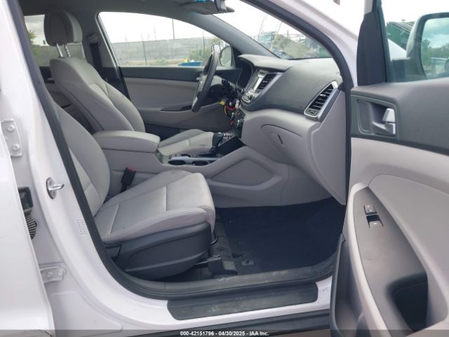 2017 HYUNDAI TUCSON KM8J3CA43HU317883 Photo 4