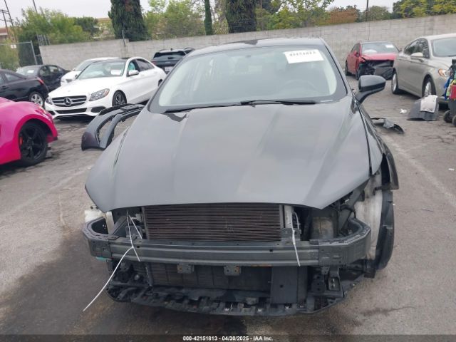 3FA6P0HD8JR268055 Ford FUSION SE