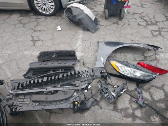3FA6P0HD8JR268055 Ford FUSION SE
