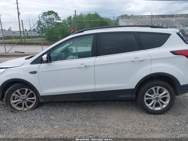 1FMCU9HD4KUA88085 Ford ESCAPE SEL