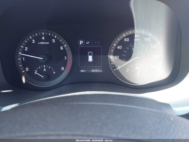 KM8J23A42HU424927 Hyundai TUCSON SE