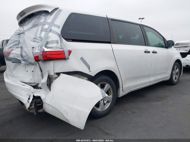 Toyota Sienna L 7 Passenger 2017 5TDZZ3DC2HS800102 Image 4