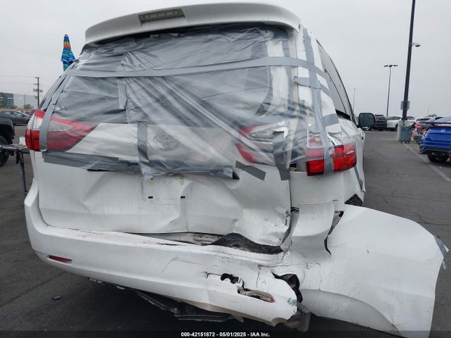 Toyota Sienna L 7 Passenger 2017 5TDZZ3DC2HS800102 Image 6