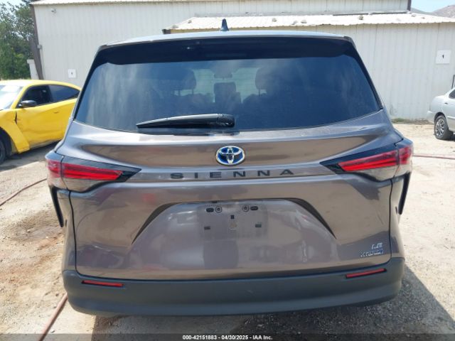 5TDKRKEC6NS106342 Toyota SIENNA LE