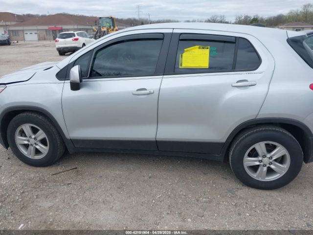 3GNCJKSB4LL305522 Chevrolet Trax Fwd Ls