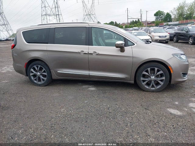 Chrysler Pacifica Limited 2017 2C4RC1GG4HR537737 Image 14