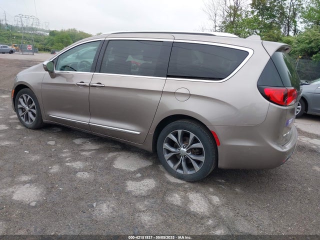 Chrysler Pacifica Limited 2017 2C4RC1GG4HR537737 Image 3