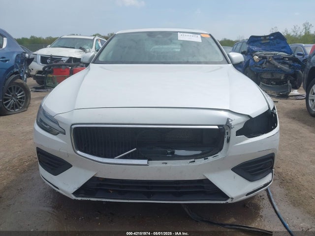 7JRA22TK7KG017283 Volvo S60 T6 Momentum