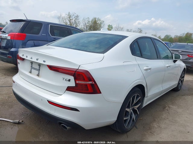 7JRA22TK7KG017283 Volvo S60 T6 Momentum