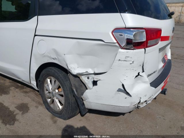 KNDMB5C11H6270103 KIA SEDONA LX