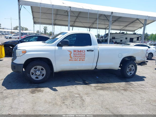 5TFNY5F15HX213864 Toyota Tundra Sr 5.7l V8
