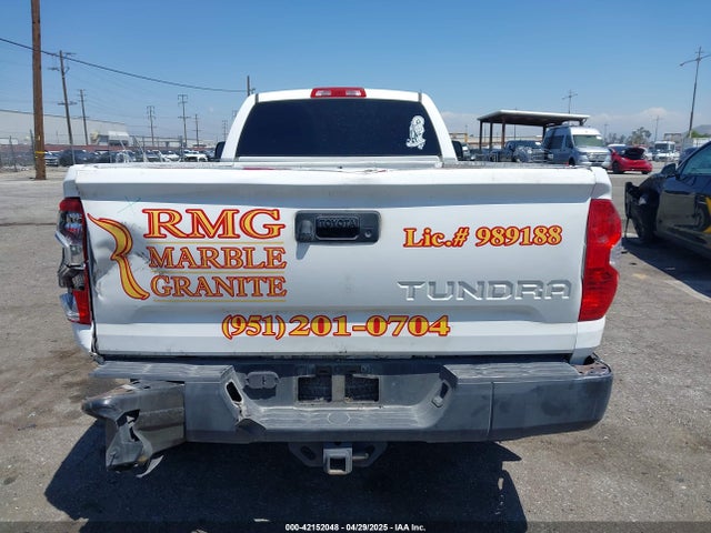 5TFNY5F15HX213864 Toyota Tundra Sr 5.7l V8