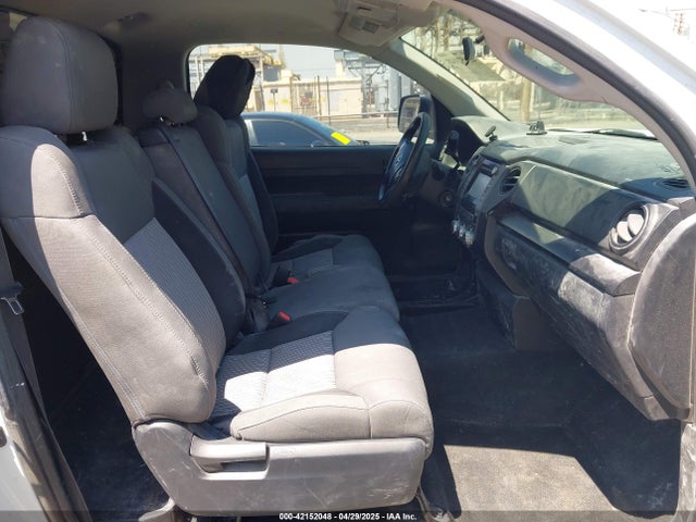 5TFNY5F15HX213864 Toyota Tundra Sr 5.7l V8