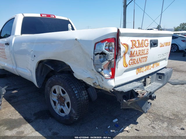 5TFNY5F15HX213864 Toyota Tundra Sr 5.7l V8