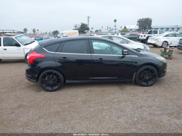 1FADP3N28EL110881 Ford Focus Titanium