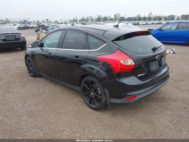 1FADP3N28EL110881 Ford Focus Titanium