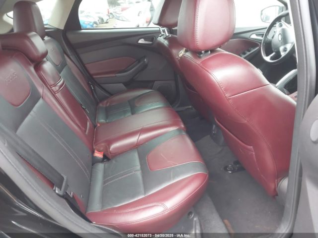 1FADP3N28EL110881 Ford Focus Titanium