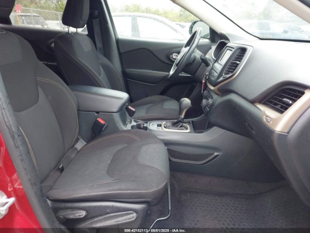 1C4PJLCB8GW297682 Jeep Cherokee Latitude