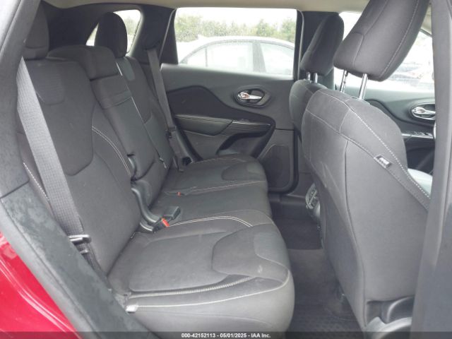 1C4PJLCB8GW297682 Jeep Cherokee Latitude