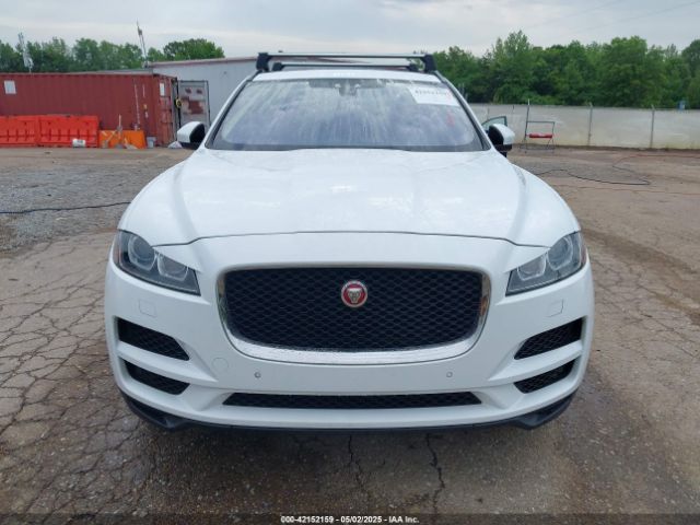 SADCJ2FX8JA329233 Jaguar F-pace 25t Premium