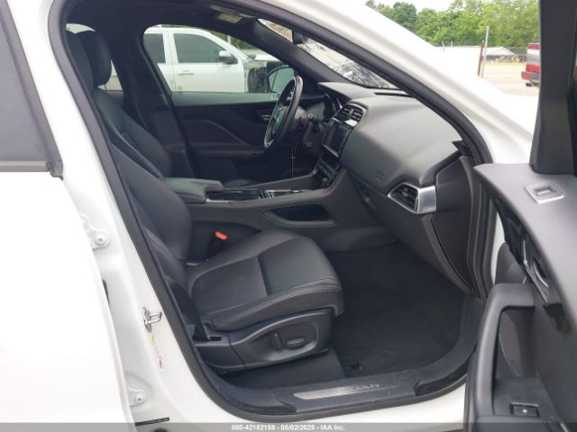 SADCJ2FX8JA329233 Jaguar F-pace 25t Premium