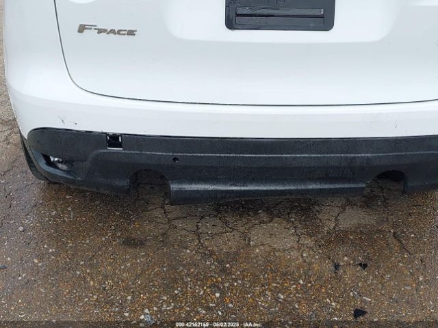 SADCJ2FX8JA329233 Jaguar F-pace 25t Premium