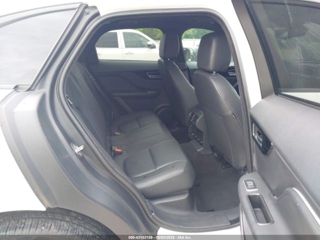 SADCJ2FX8JA329233 Jaguar F-pace 25t Premium