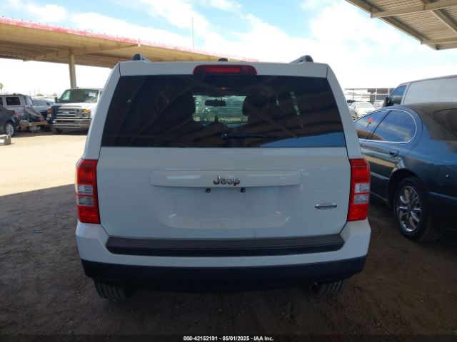 1C4NJPFA0GD588643 Jeep Patriot Latitude