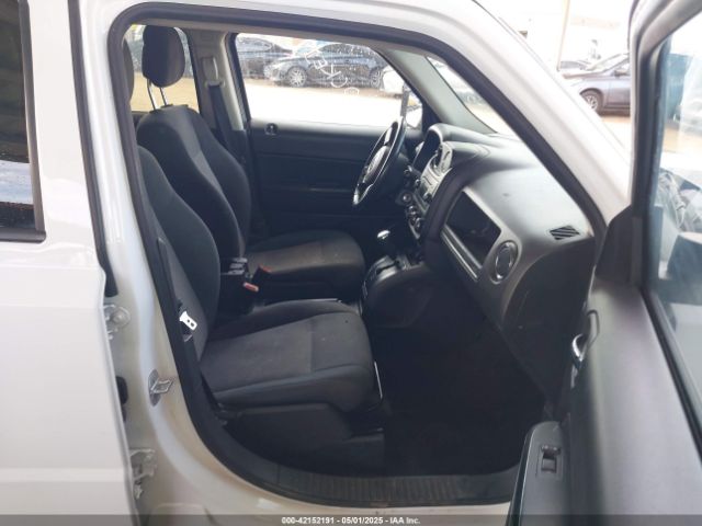 1C4NJPFA0GD588643 Jeep Patriot Latitude