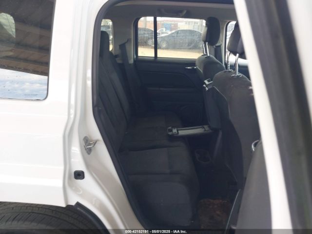 1C4NJPFA0GD588643 Jeep Patriot Latitude