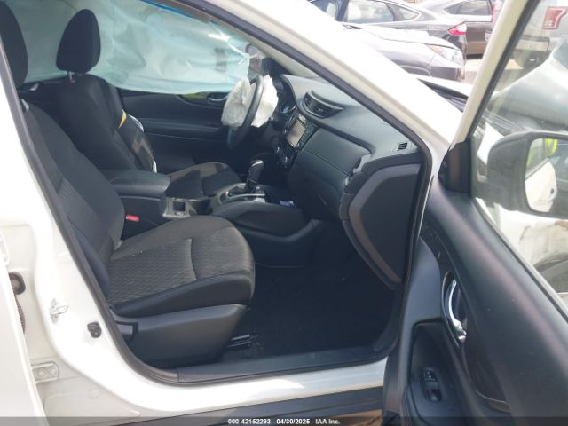 KNMAT2MT6HP583155 Nissan ROGUE SV
