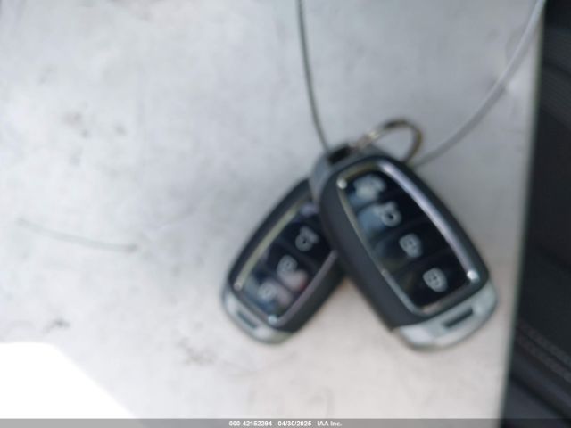 KMHRC8A36RU281776 Hyundai Venue Sel