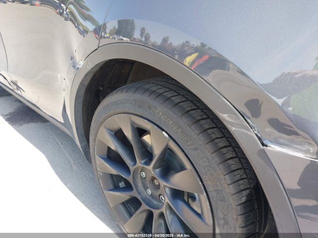 7SAYGDEE3NF422205 Tesla Model Y Long Range Dual Motor All-wheel Drive