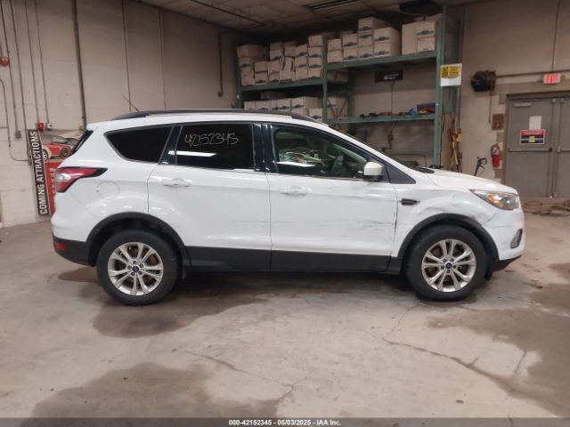 1FMCU9GD1HUD54625 Ford ESCAPE SE