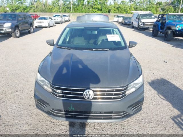 1VWDT7A32HC008327 Volkswagen Passat 1.8t R-line