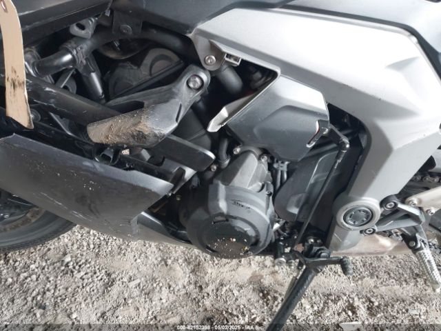 2025 TRIUMPH MOTORCYCLE DAYTONA SMTL23UF9STBU2408 Photo 8