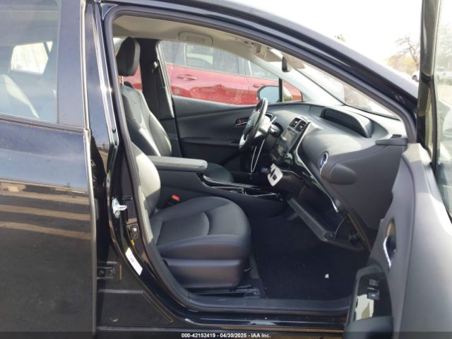 JTDKARFU5H3045014 Toyota Prius