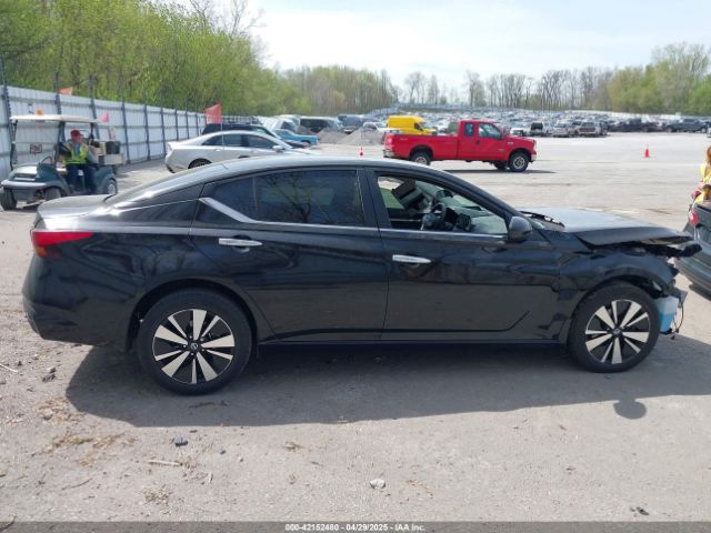 1N4BL4DW5NN338435 Nissan Altima Sv Intelligent Awd