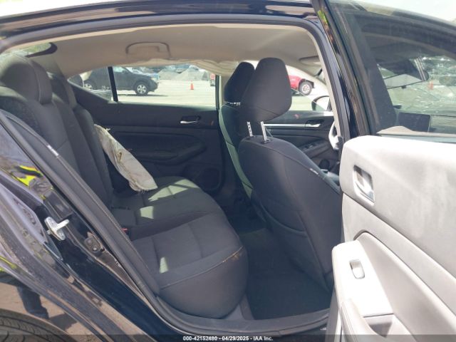 1N4BL4DW5NN338435 Nissan Altima Sv Intelligent Awd