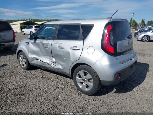 KNDJN2A28J7561198 KIA g