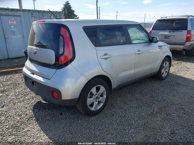 KNDJN2A28J7561198 KIA g