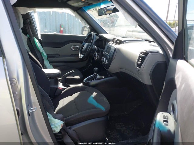 KNDJN2A28J7561198 KIA g