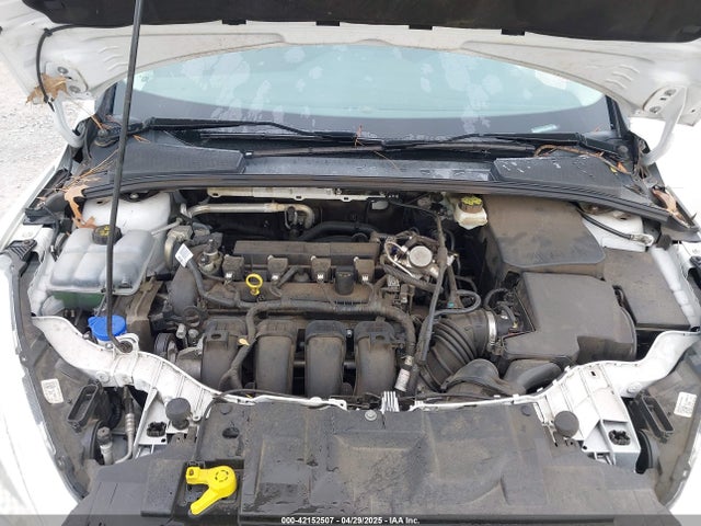 1FADP3K28HL226106 Ford FOCUS SE