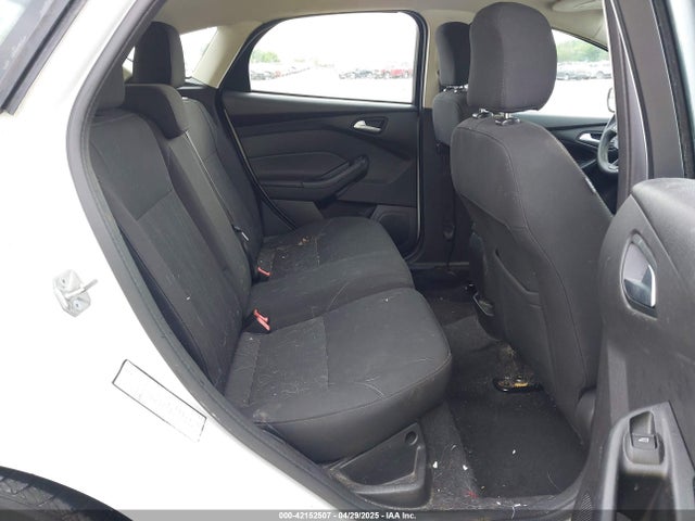 1FADP3K28HL226106 Ford FOCUS SE