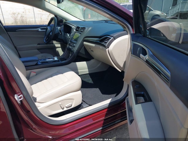3FA6P0HD9JR135661 Ford FUSION SE