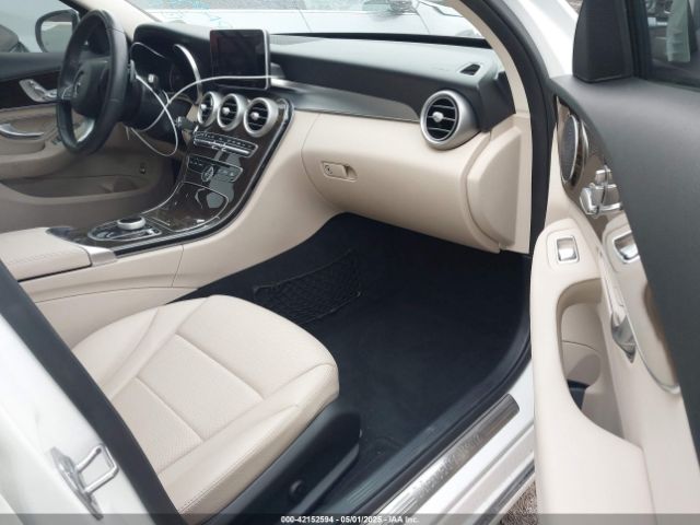 55SWF4JB7HU227987 Mercedes-Benz C 300 Luxury/sport